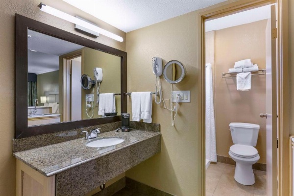 Best Western Royal Sun Inn & Suites image 14