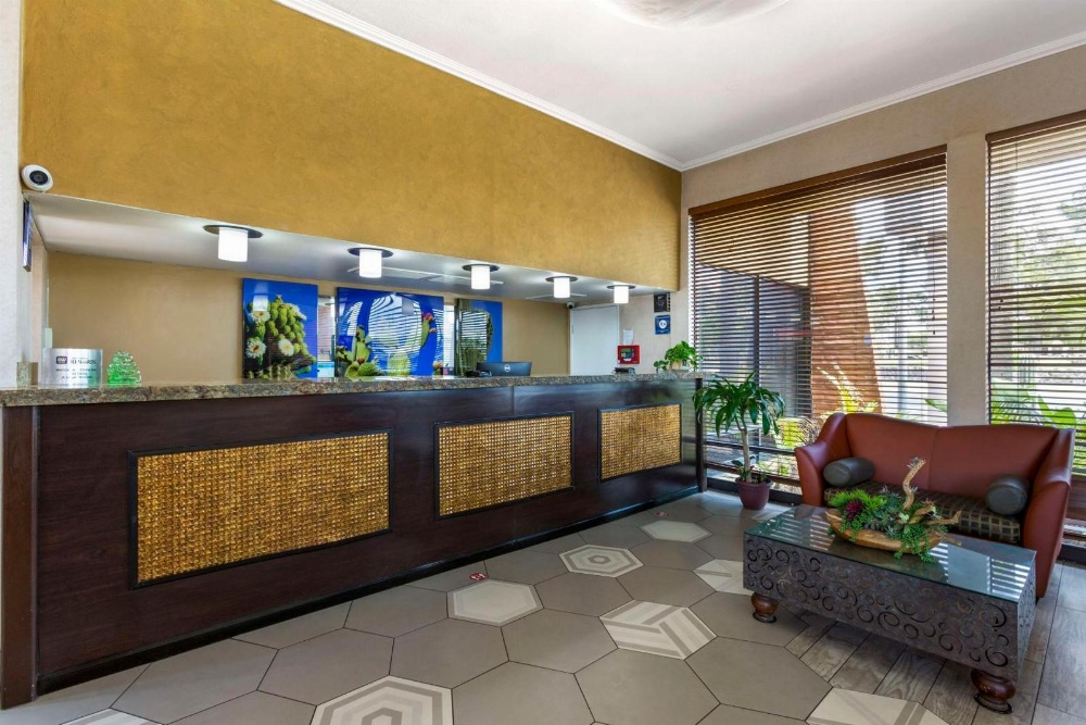 Best Western Royal Sun Inn & Suites Main image